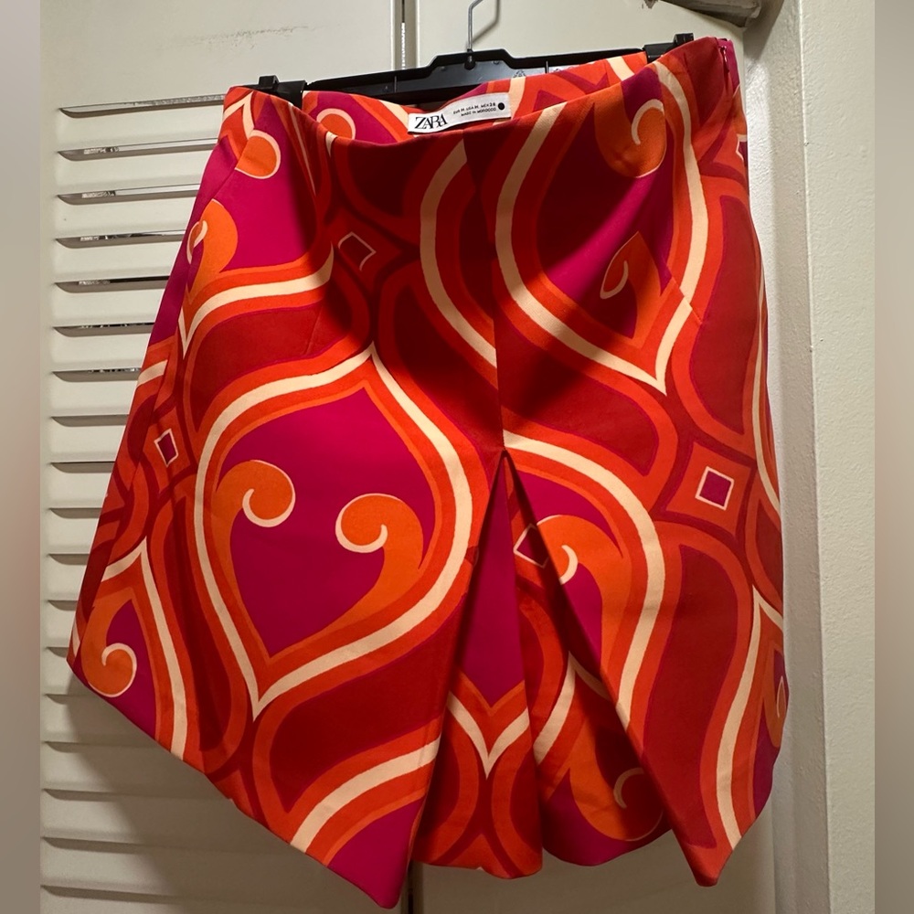 Zara Bold Red and Orange Short